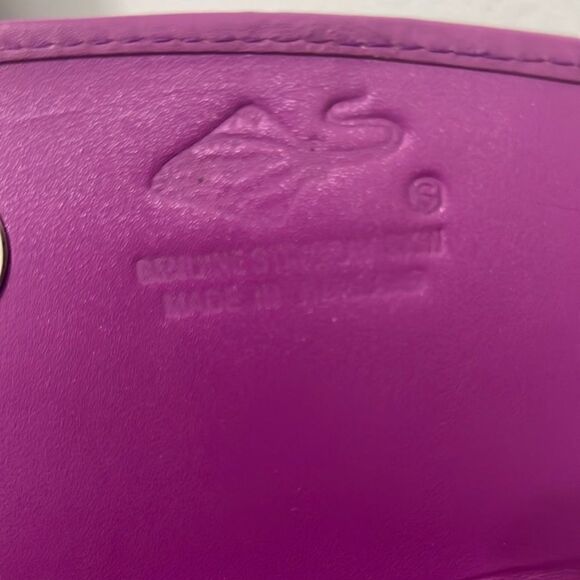 Stingray Skin Trifold Long Wallet - Picture 5 of 11